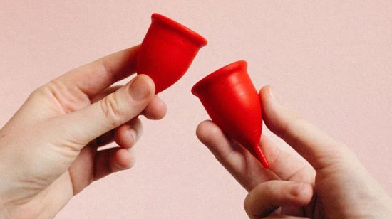 Как правильно вытащить менструальную чашу