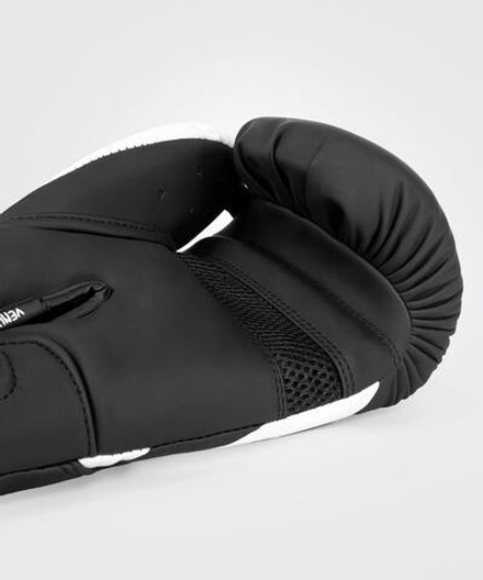 Перчатки боксерские Venum Challenger 4.0 Black/White