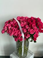 Кустовая роза в розовом оттенке