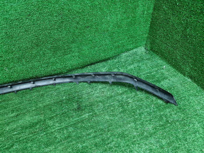 Молдинг переднего бампера Audi Q8 (18-23) S-line