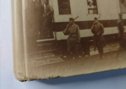 Над нами красный крест (у)