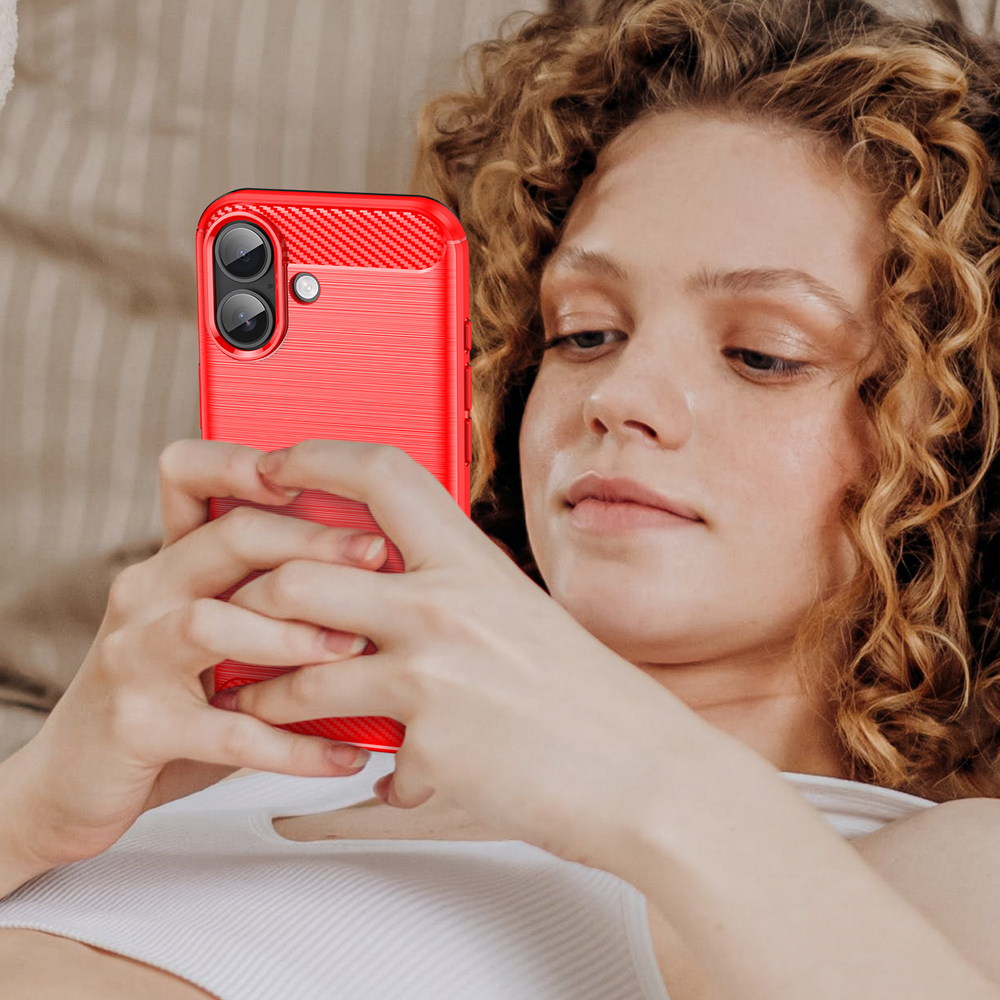 Мягкий защитный чехол красного цвета на iPhone 17, серия Carbon (дизайн в стиле карбон) от Caseport