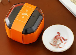 242122.2 Пиала БЕЛЫЙ НЕФРИТ "Чудесный феникс" 90мл. В ПОДАР.КЕЙСЕ, фарфор, белый