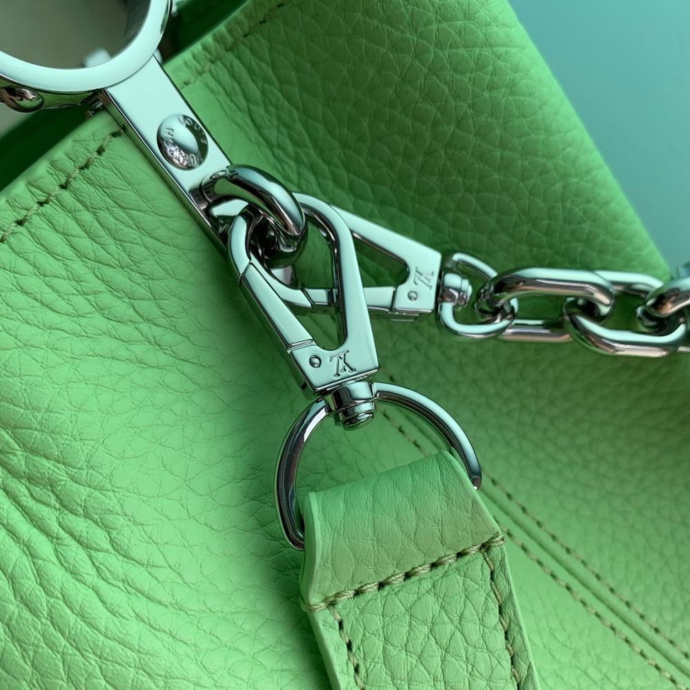 Louis Vuitton Capucines BB