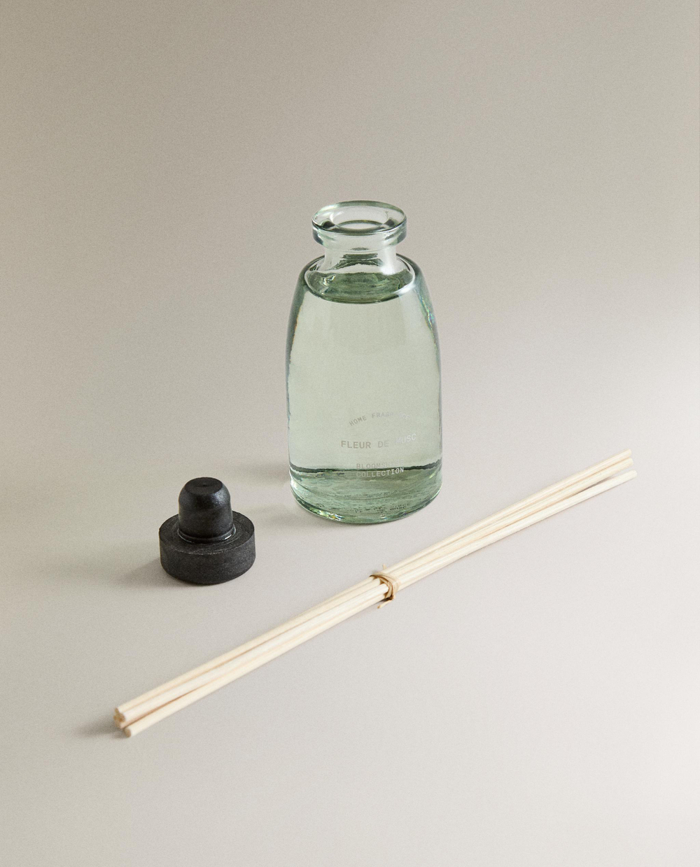 Zara Home Аромадиффузор Fleur de Musc 100 мл, тростниковые палочки микадо, аромат цветочный древесный, Розовый
