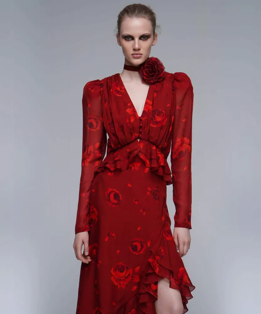 Каролина (Carolina), блуза из бордового шифона с крупными красными цветами