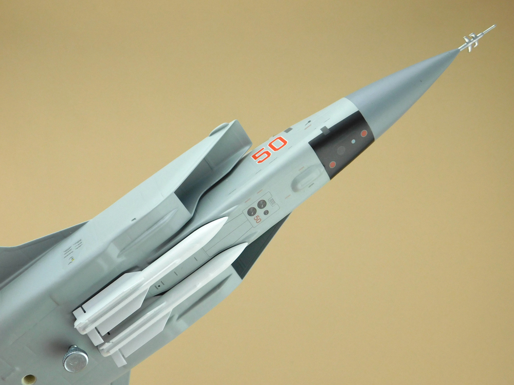 Модель самолета МиГ-31БМ (М1:48, ВВС России, RF-92382, 50)