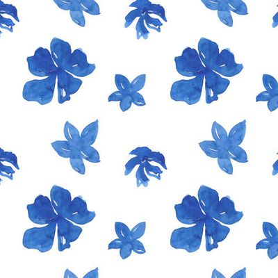 Синий узор из ботанических элементов на белом фоне