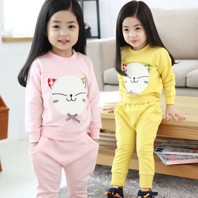 Костюм однотонный с изображением кошки и надписью