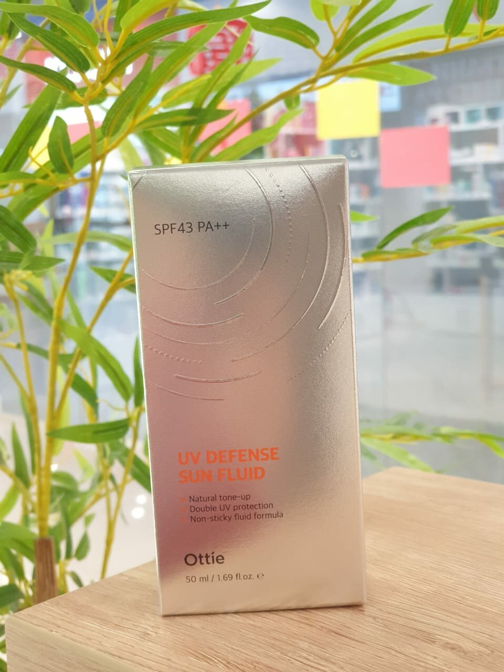 Водостойкий солнцезащитный флюид для лица и тела Ottie UV Defense Sun Fluid SPF43/PA++