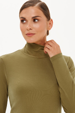 23340 Водолазка женская (оливковый)