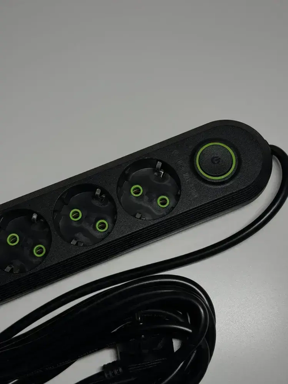 Гибридный удлинитель сетевой фильтр 5 розеток, пилот, разветвитель, 3 USB, длина провода 7 метров, черный