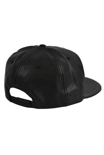 Бейсболка с прямым козырьком из экокожи черная