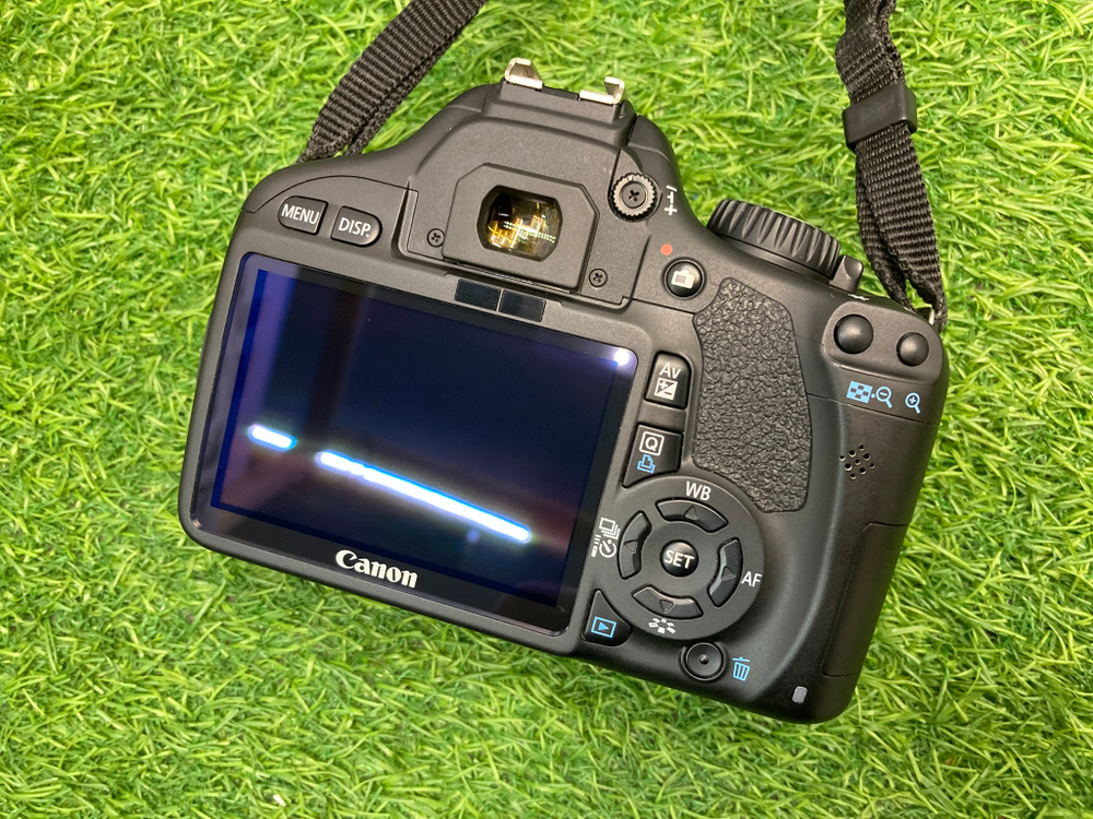 Canon 550D kit 18-55mm 3.5-5.6 IS 4.000 кадров