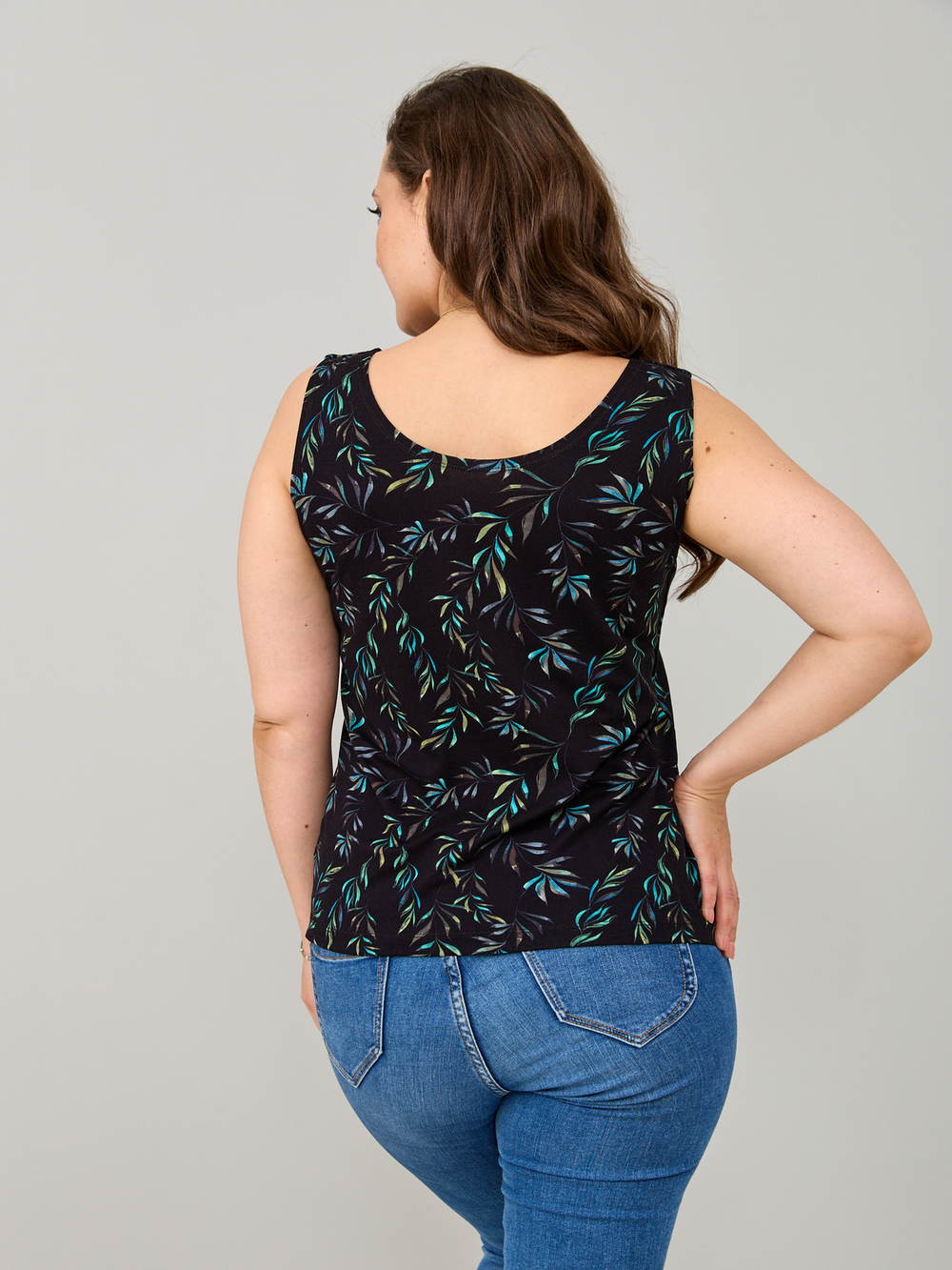 Майка М-040/черный-акварельветочки