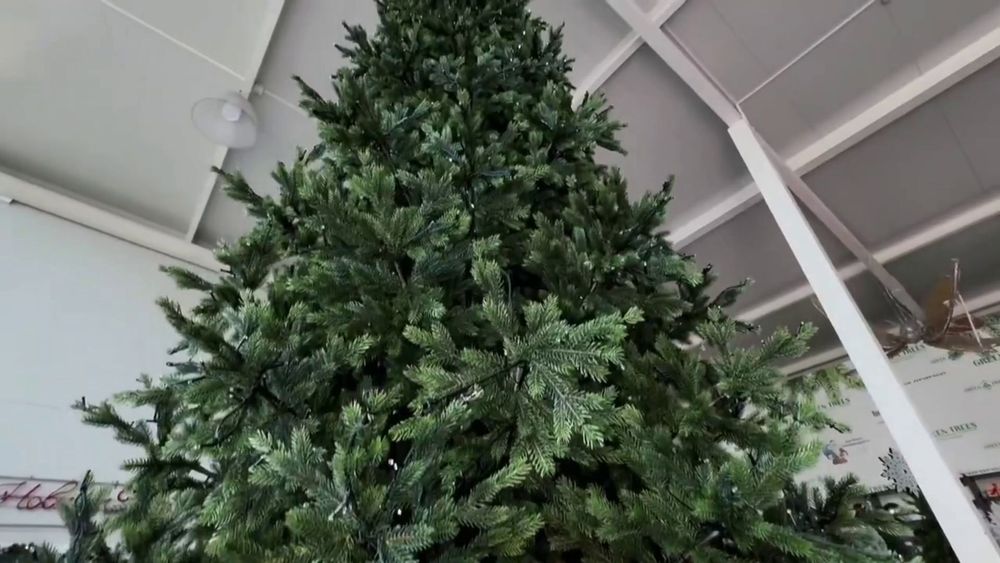 Большая елка с гирляндой «Сказочная светодинамическая» (литая+пвх) 6,5 м