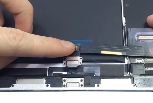 Замена нижнего шлейфа с разъёмом зарядки на iPad Pro 12,9 (4 gen)