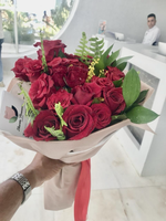 17 алая Роза