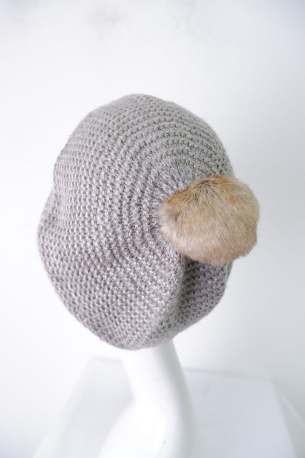 Шапка H&M с помпоном