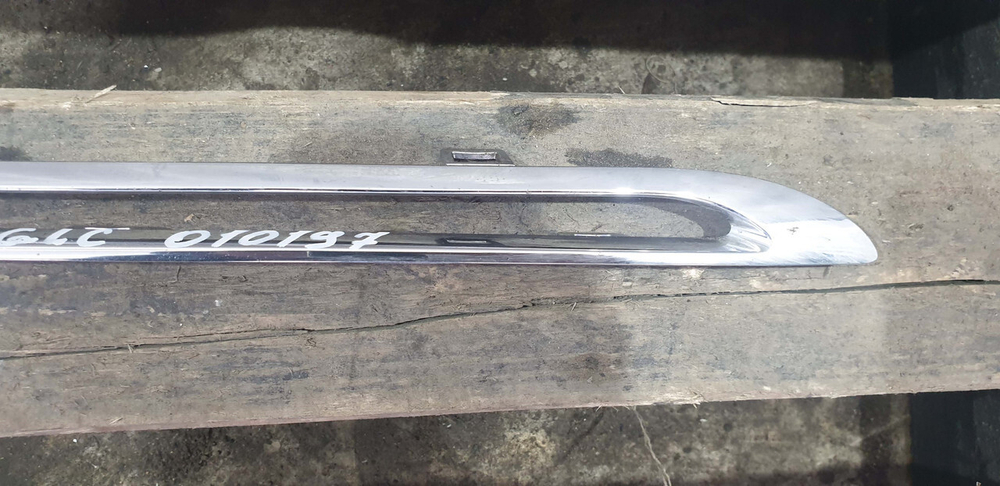Молдинг решетки радиатора правый верхний Mercedes GLC (X253) 15-19 Б/У Оригинал A2538880285