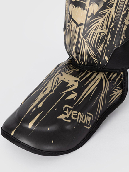 Щитки Venum Tiger Black/Neo Orange