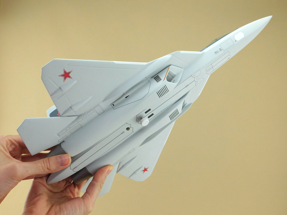 Модель самолета Су-57 (М1:48, 055, Белая Акула)