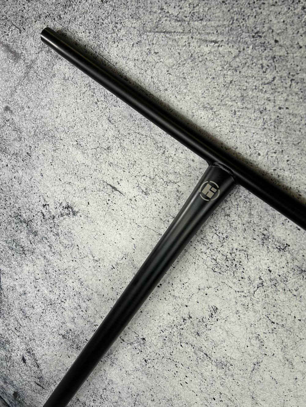 Руль HIPExtreme T-bar (баттинг) 720*610 мм, IHC 31,8 мм, черный