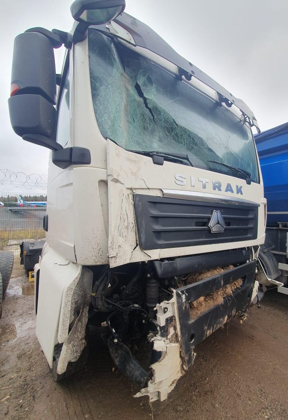 SITRAK C7H 4x2 Седельный тягач ZZ4186V361HE (Дизельный, 12,4 л, 480 л.с., МТ)