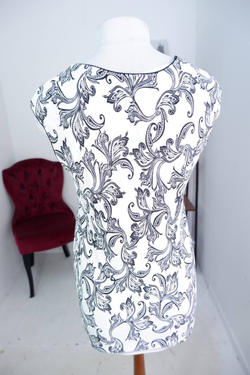 Футболка для летних образов, визуально 46/48 размер