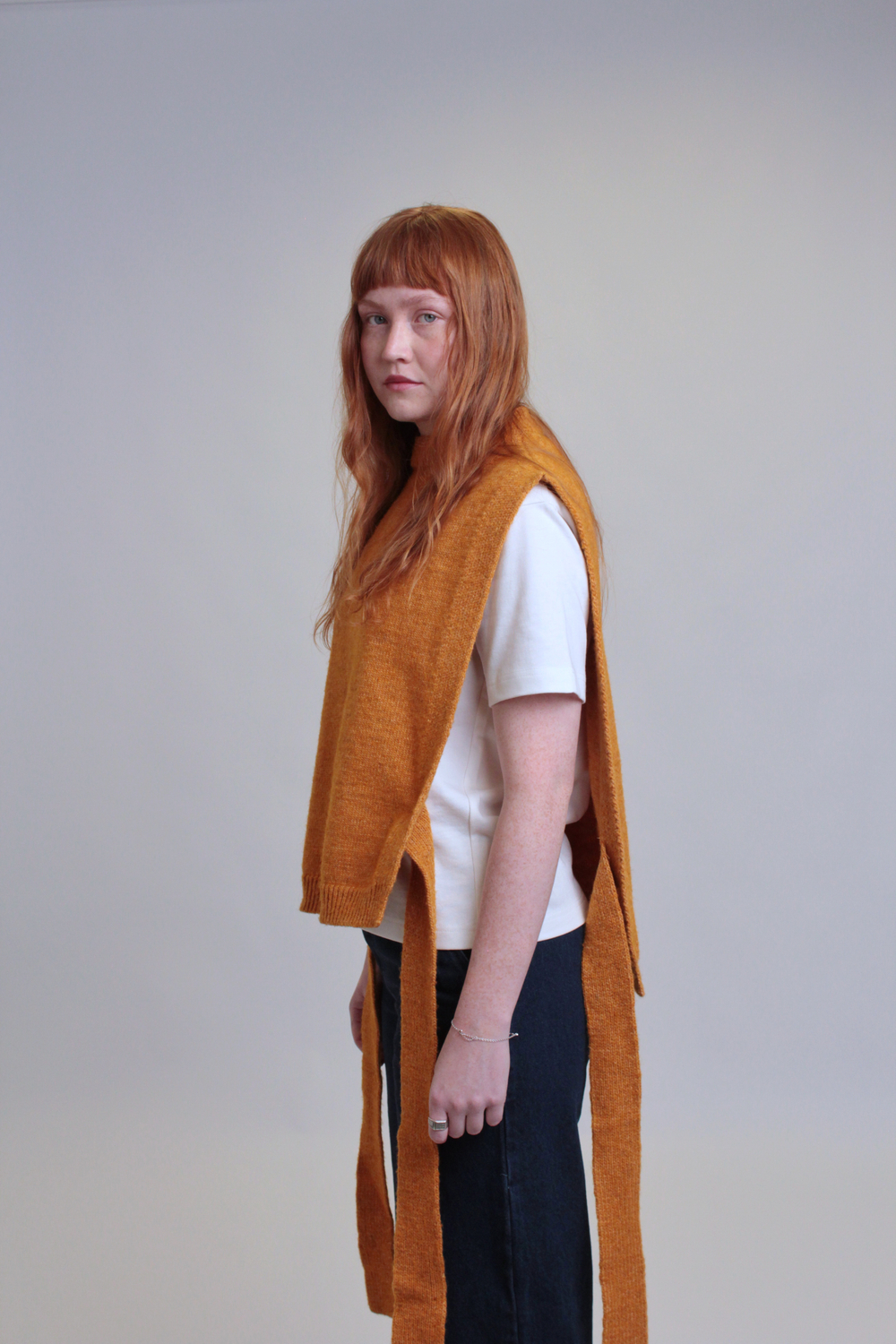 Манишка из шерсти оранжевая