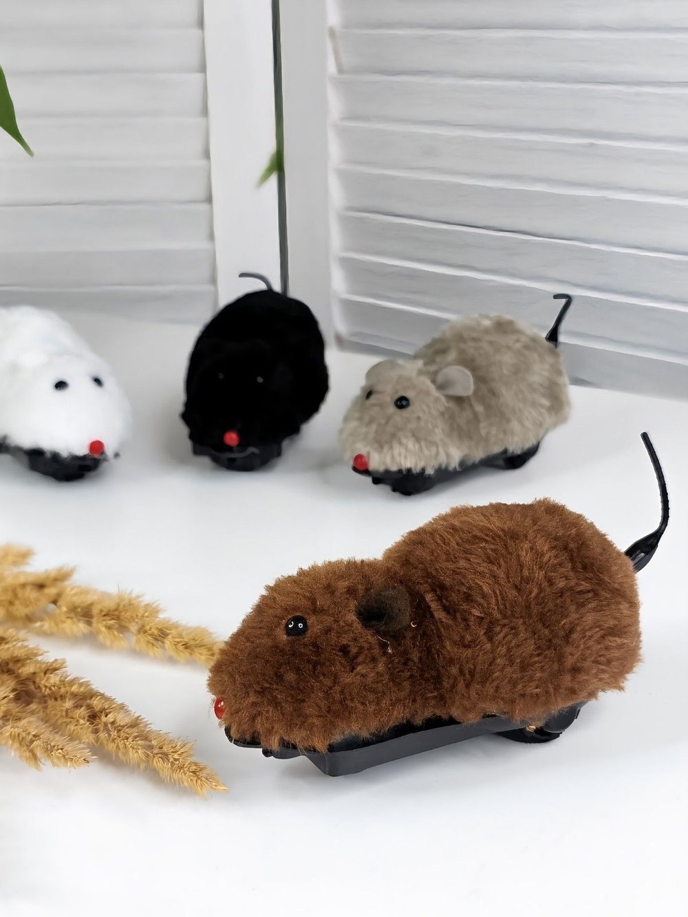 Игрушка Мышь на радиоуправлении цвет коричневый (202073373-2)