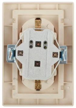 Розетка Intro Plano 1-205-02 с заземлением двойная 2X2P+E Schuko 16А-250В IP20 скрытой установки слоновая кость