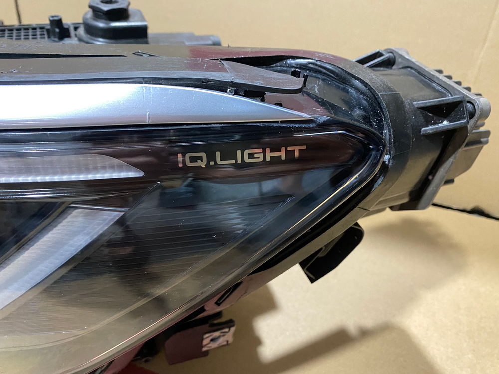 Оригинальная LED фара Volkswagen Passat B8 бу