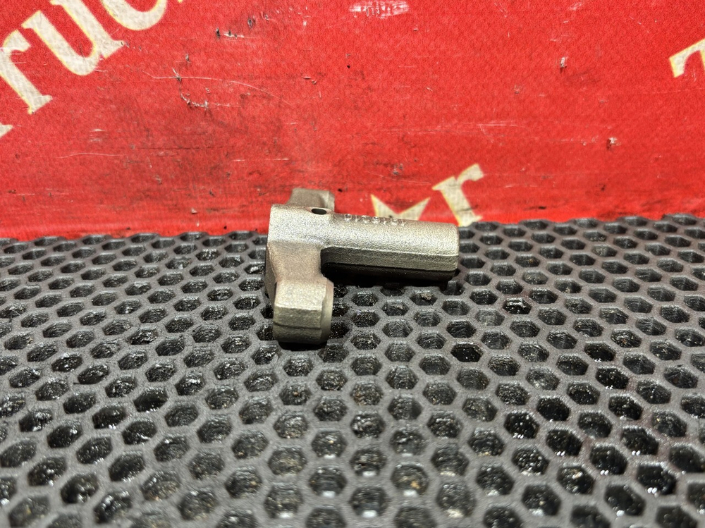 Коромысло клапана 2021г.