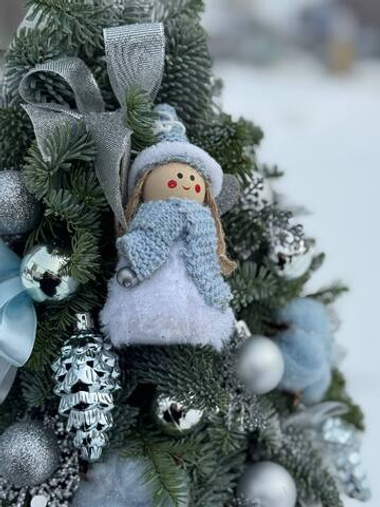 Елочка с серебряно-голубым декором