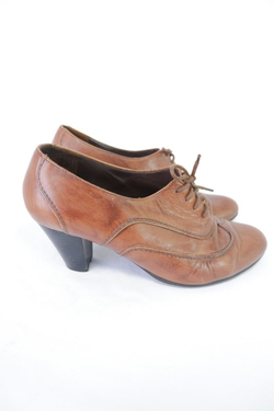 Туфли на шнуровке 37 размер