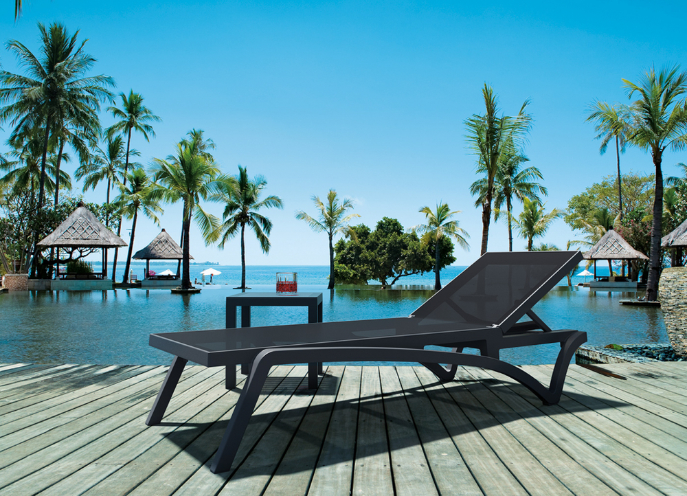 Столик пластиковый журнальный Siesta Contract Ocean Side Table, черный