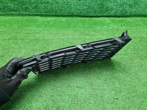 Решетка перед. бампера BMW 6er G32 (17-20) M-paket