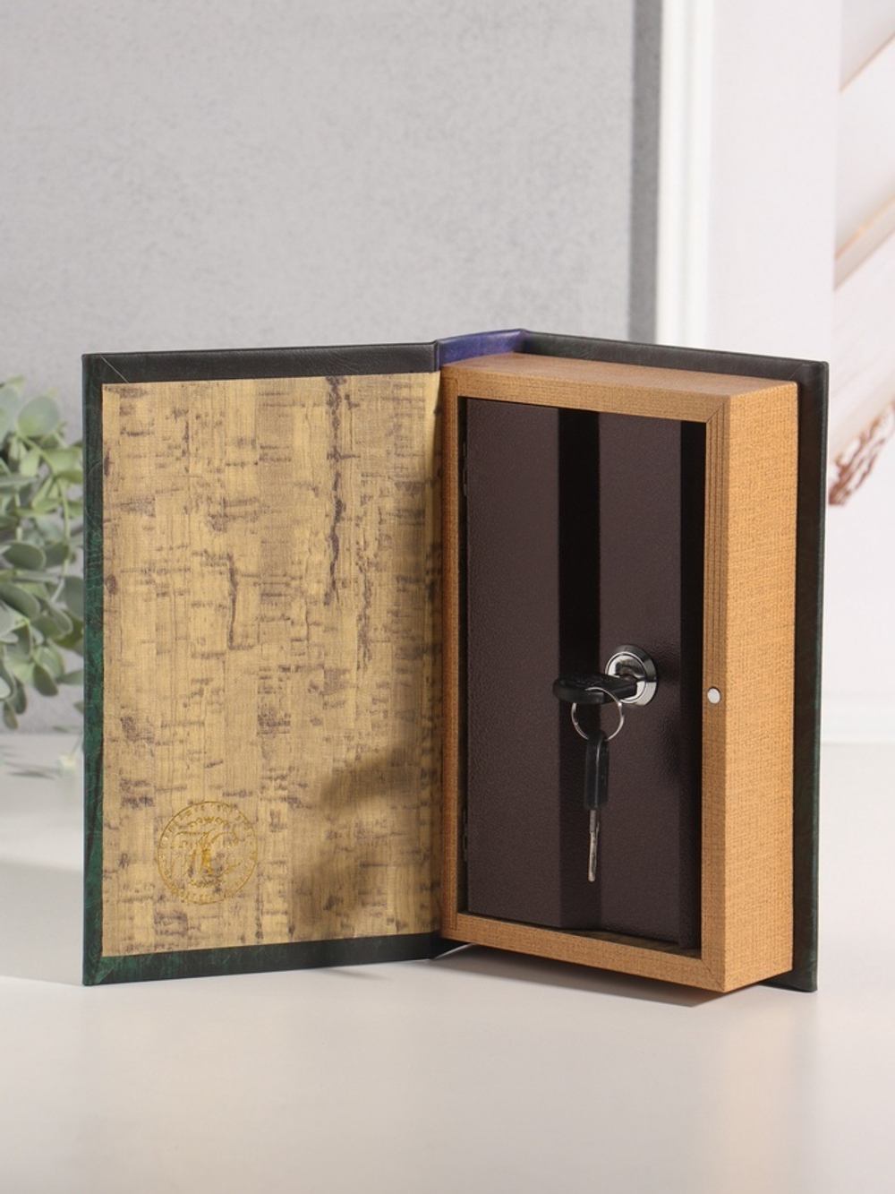 Сейф шкатулка книга "Семейный капитал" 21х13х5 см   3955885