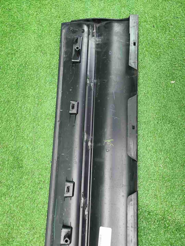 Накладка двери правая Mercedes GLB X247 (19-нв)