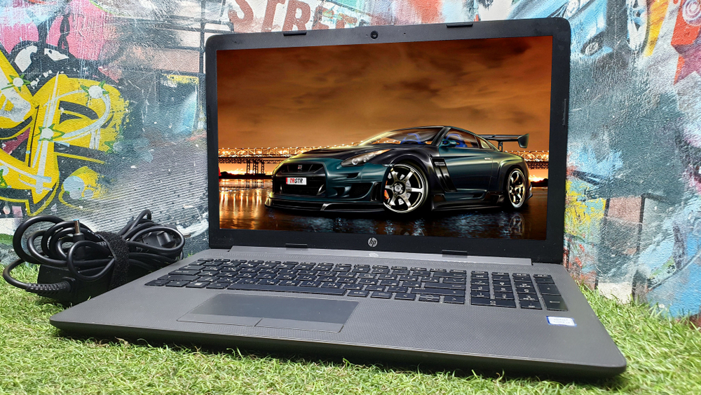 Ноутбук HP i3-7/8Gb