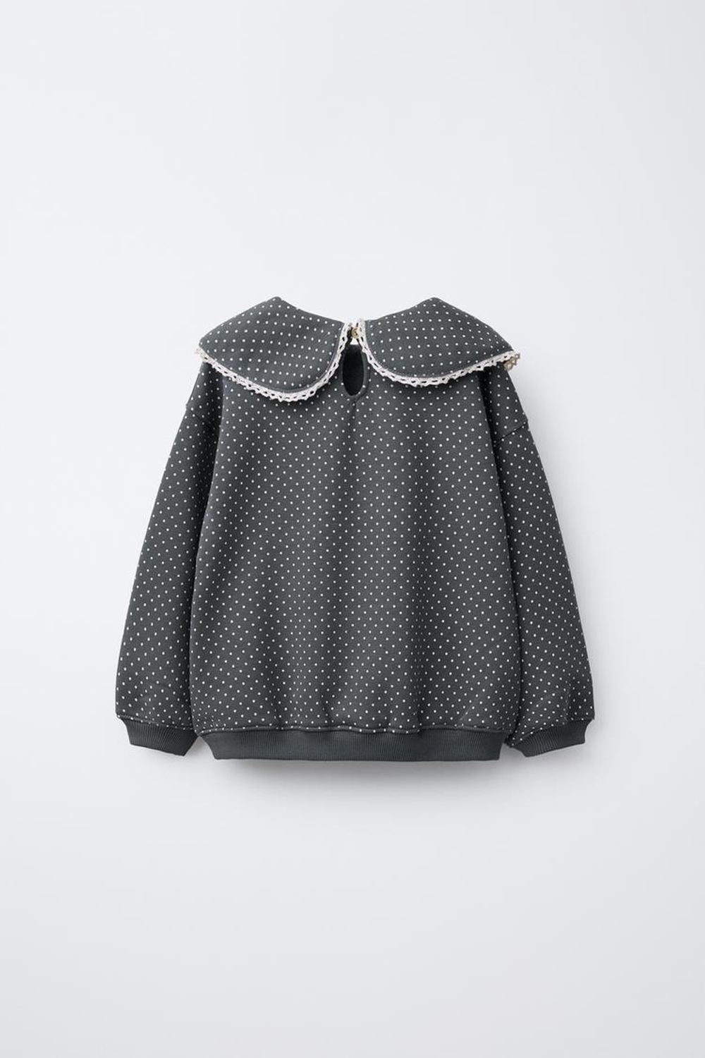 ZARA ТОЛСТОВКА С ПРИНТОМ, ОТЛОЖНЫМ ВОРОТНИКОМ И КРУЖЕВОМ, СЕРЫЙ