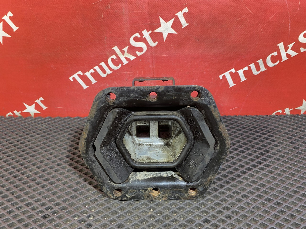 Подушка двигателя задняя