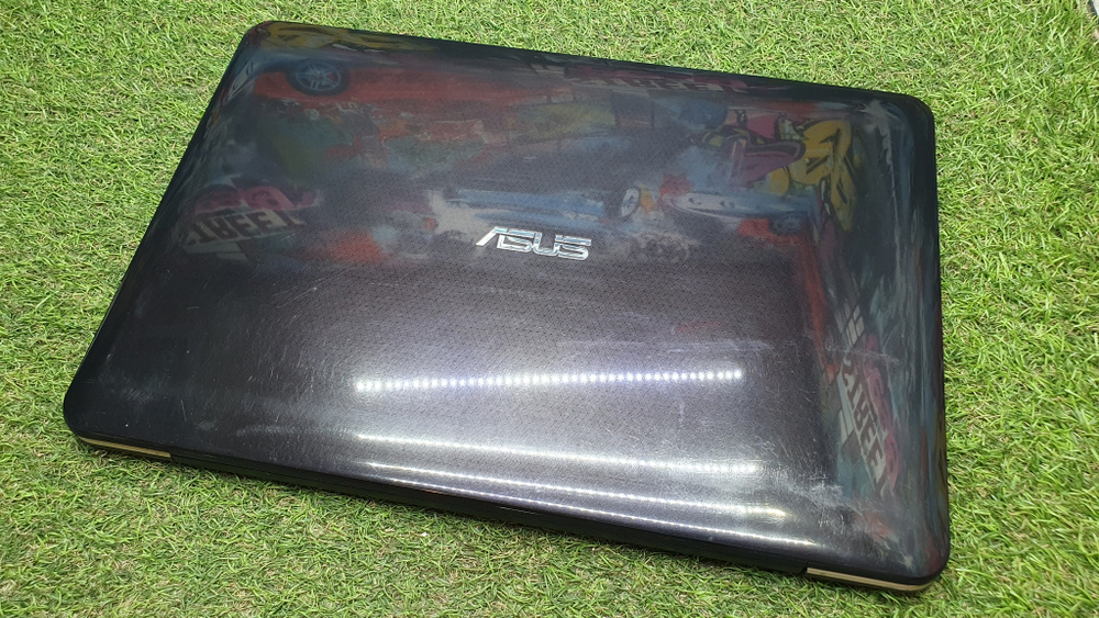 Ноутбук Asus i5-5/4Gb/M320 2Gb/W519LI5200-554AXCA2XC0/Windows 10