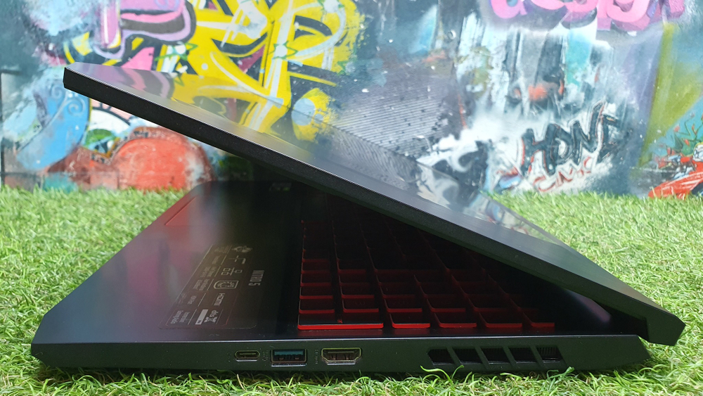 Игровой Acer i5-10/8Gb/GTX 1650 Ti 4Gb/144Hz/Nitro 5 AN515-55-57B3 [nh.q7jer.00g]/Windows 10