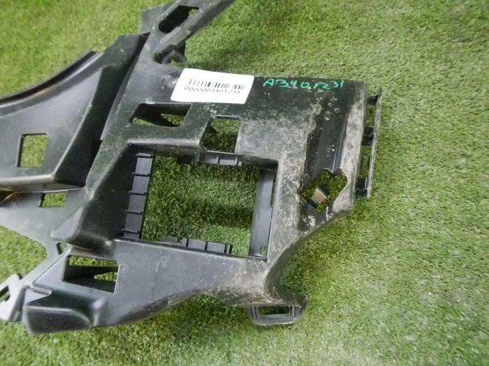 Кронштейн переднего бампера левый Mercedes S W222 (2013-2017)