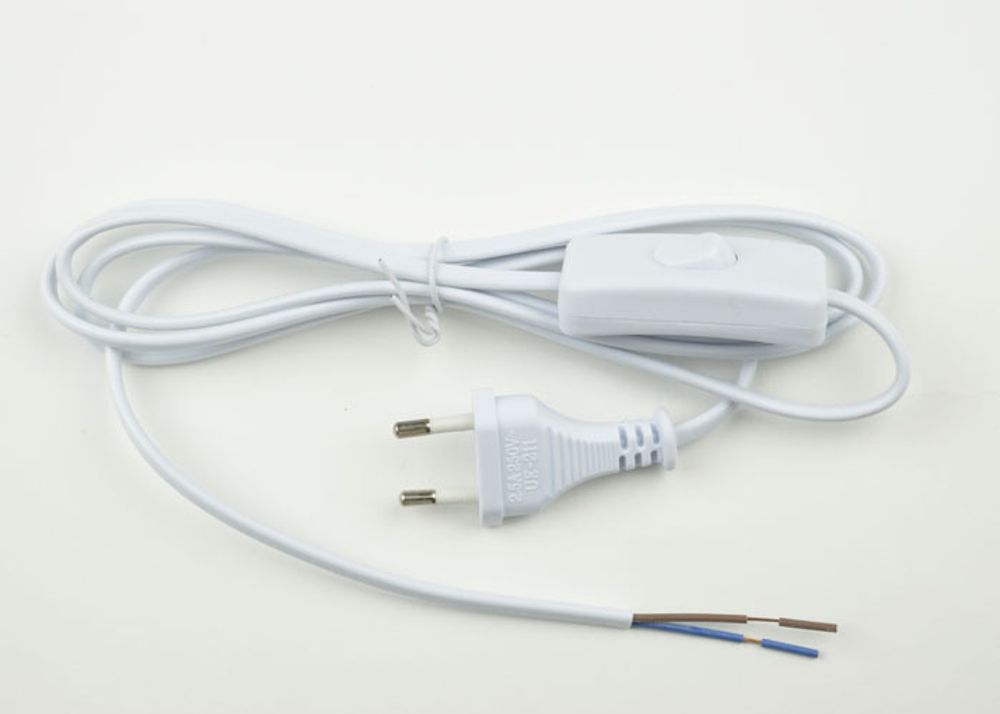 UCX-C10/02A-170 WHITE Сетевой шнур с вилкой и выключателем. 2А, 500Вт, 1,7м. Белый. ТМ Uniel