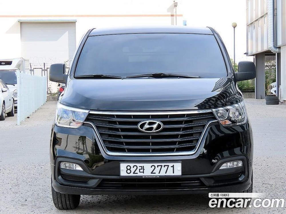Hyundai The New Grand Starex Van 5-и местный (08.2019)