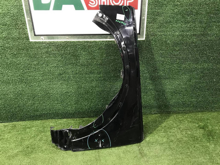 Крыло переднее левое Land-Rover Discovery 3 (2004-2009)