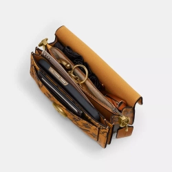 COACH СУМКА ЧЕРЕЗ ПЛЕЧО TABBY 20 С ПРИНТОМ ГРАФФИТИ, ОХРА